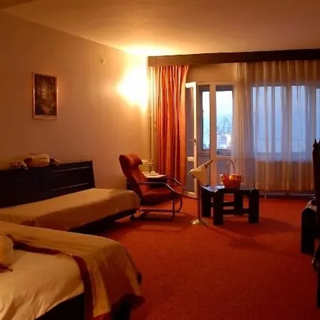 Eken Hotel 3*