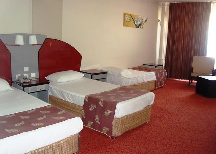 Eken فندق بانديرما